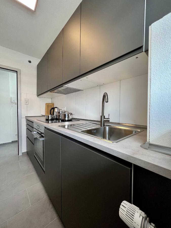 Nujen- Hotel Und Apartment Stuttgart Zuffenhausen Estugarda Exterior foto
